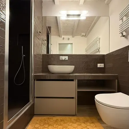 Rismondo- 5 Star- Location Bologna